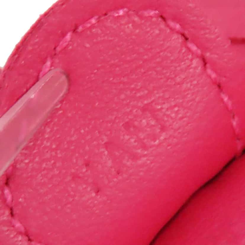 Hermès Milo Lambskin GriGri Rodeo Bag Charm PM Pink Leather Very good condition - Model View