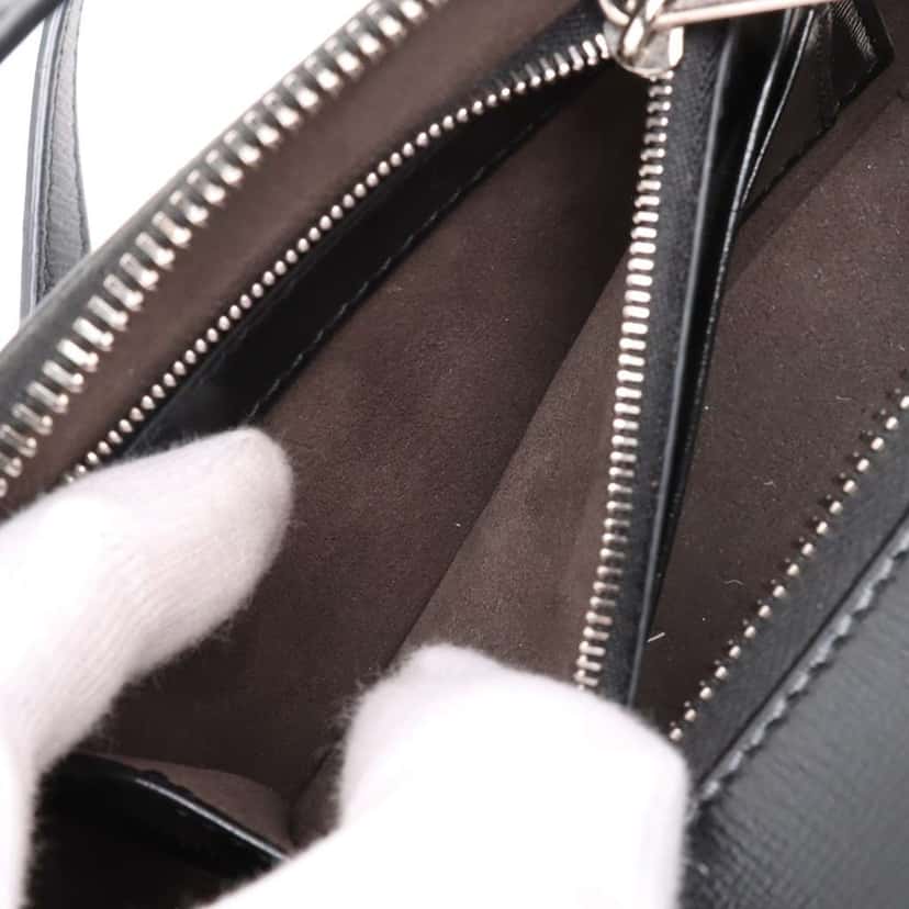 Gucci GG Supreme Interlocking G Crossbody Black Canvas Very good condition - Model View