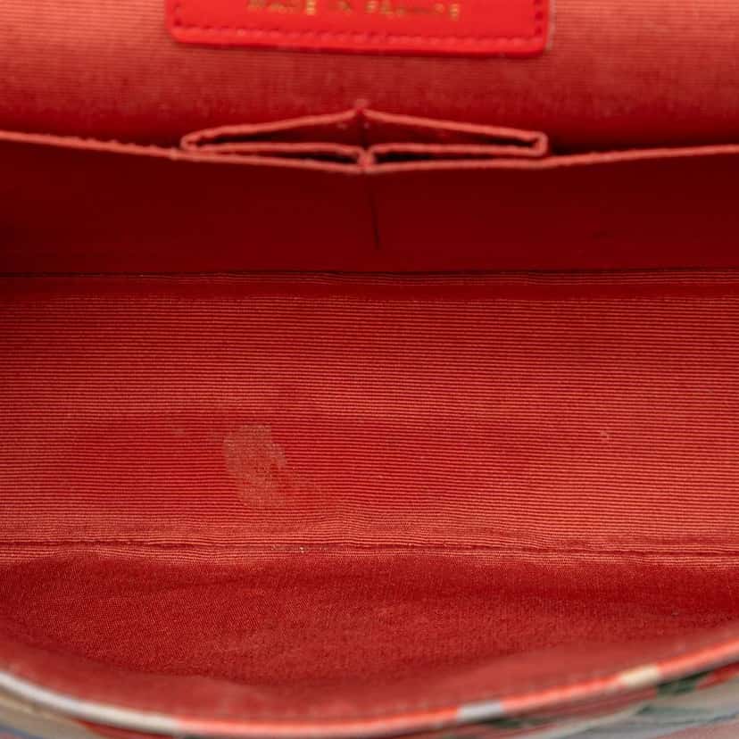 Chanel Medium Classic Lambskin Floral Double Flap Beige Leather Very good condition - Model View