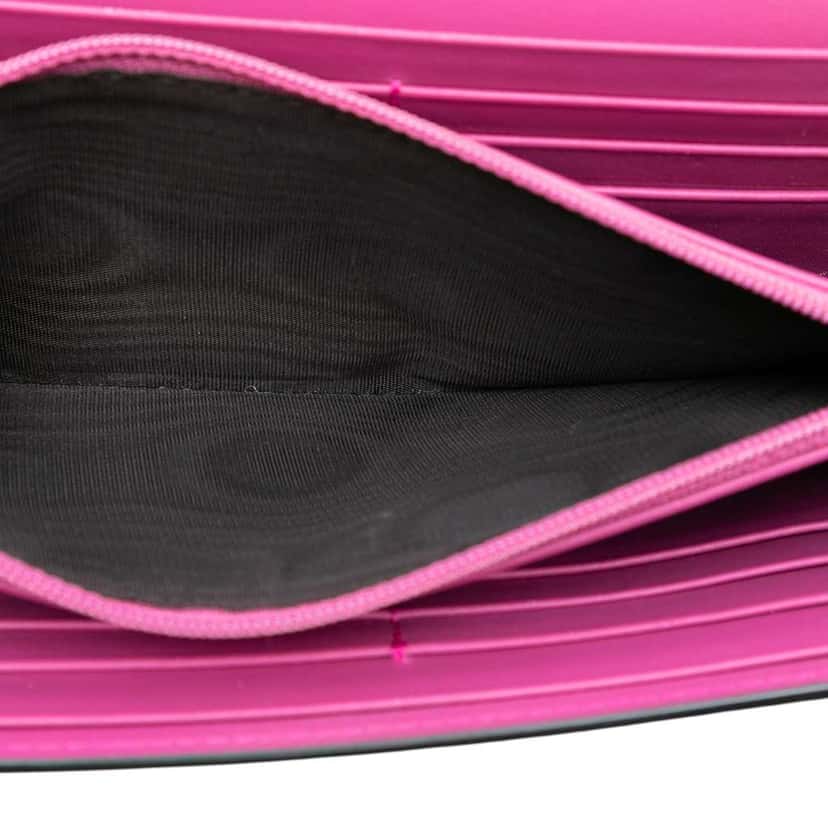 Gucci GG Supreme Padlock Wallet On Chain Beige Canvas Very good condition - Model View