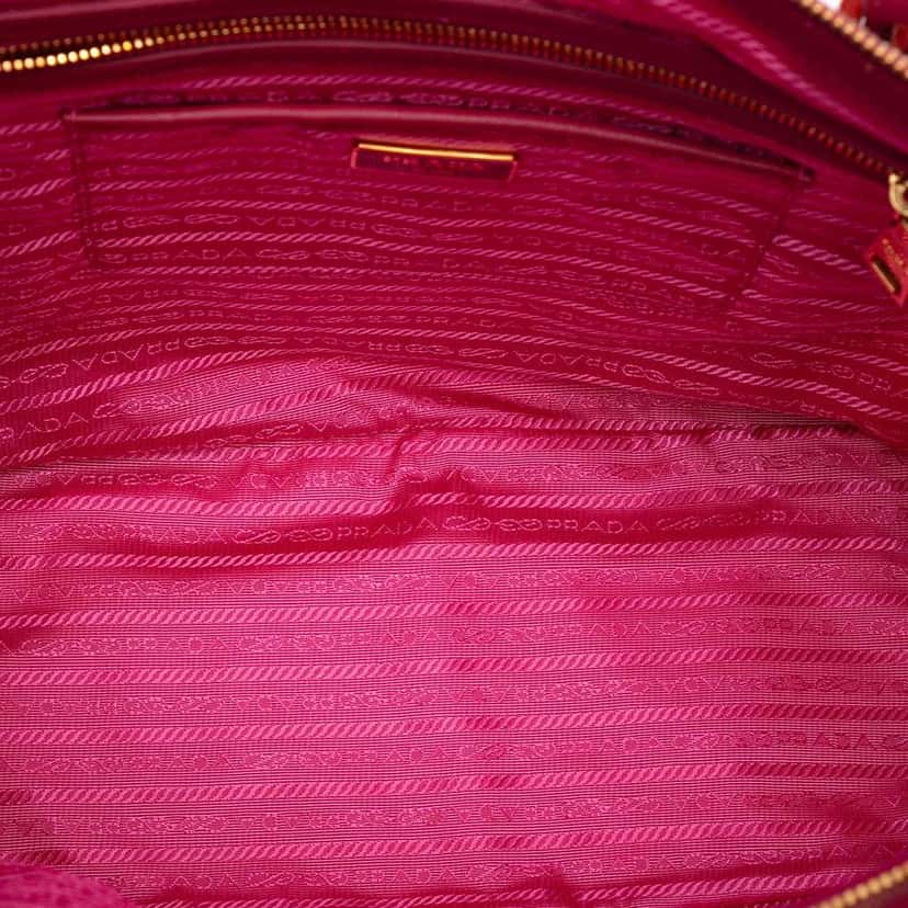 Prada Saffiano Trimmed Tessuto Satchel Pink Very good condition - Model View