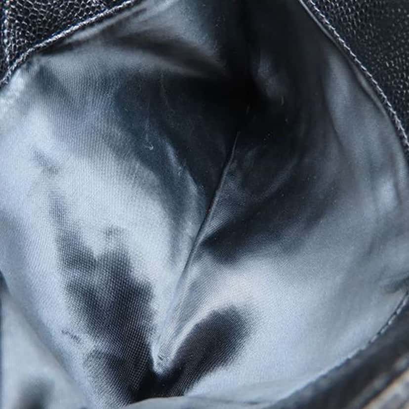 Chanel CC Quilted Caviar Front Pocket Shoulder Bag Black Leather Very good condition - Model View