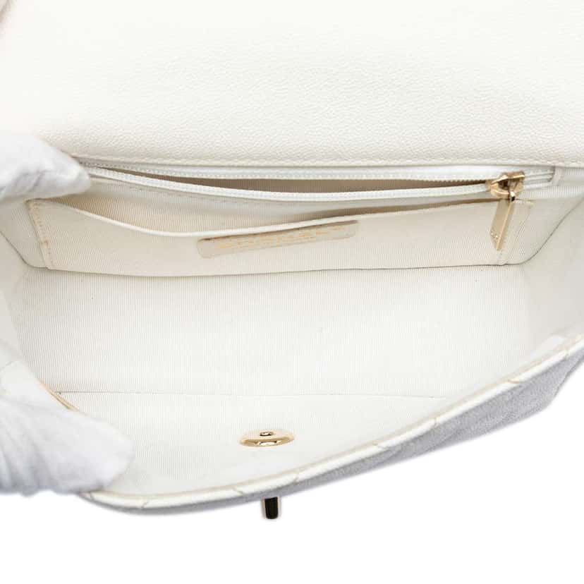 Chanel Mini Rectangular Caviar Single Flap White Leather Very good condition - Model View