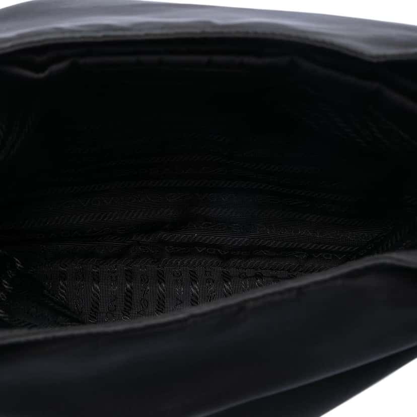 Prada Tessuto Tote Black Very good condition - Model View