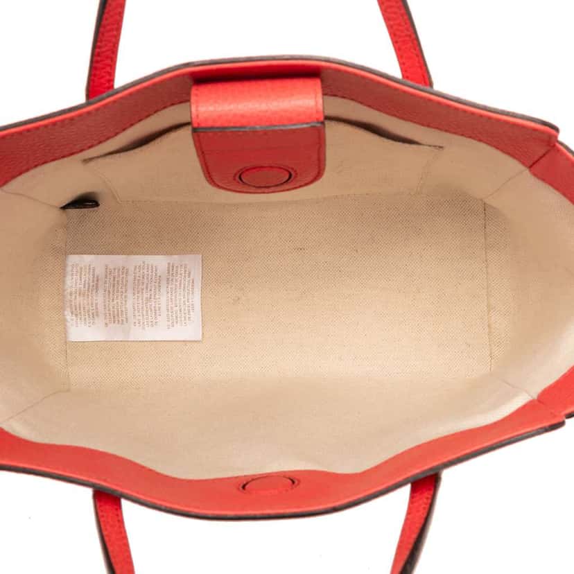 Gucci Mini Leather Swing Handbag Red Leather Very good condition - Model View