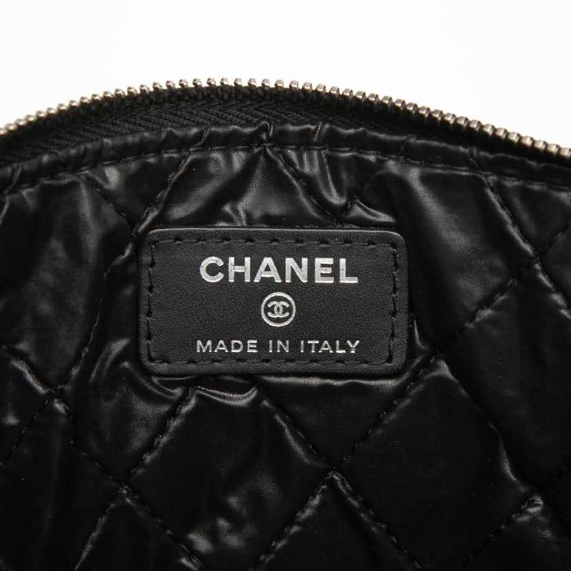 Chanel Small Quilted Crinkled Patent O Case Clutch Black Leather Very good condition - Box View