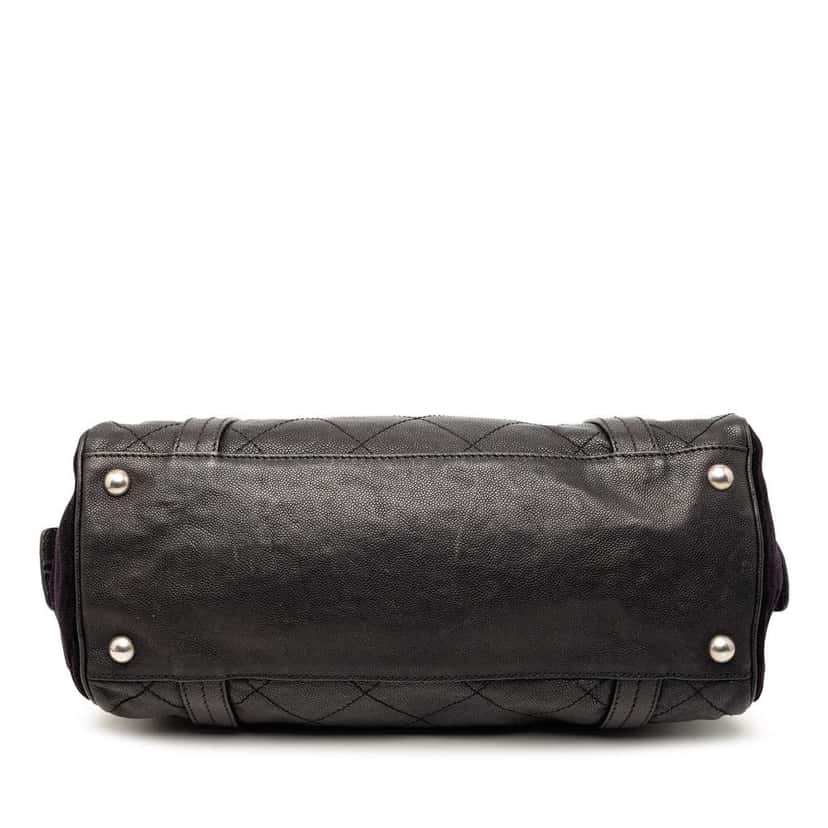 Chanel Large Caviar Reissue 2.55 Bowling Bag Black Leather Very good condition - Inside View