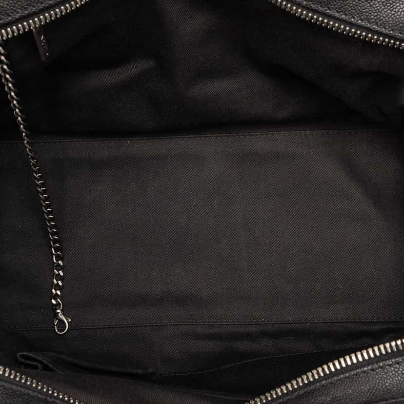 Chanel Large Caviar Reissue 2.55 Bowling Bag Black Leather Very good condition - Model View