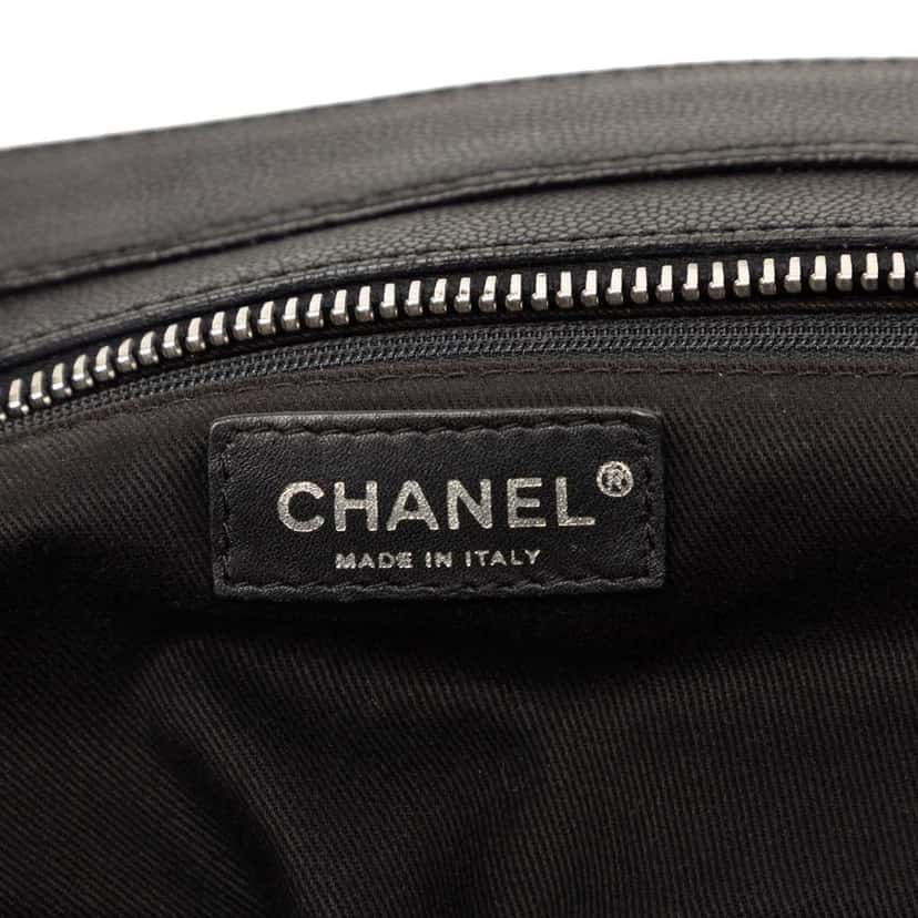 Chanel Large Caviar Reissue 2.55 Bowling Bag Black Leather Very good condition - Box View