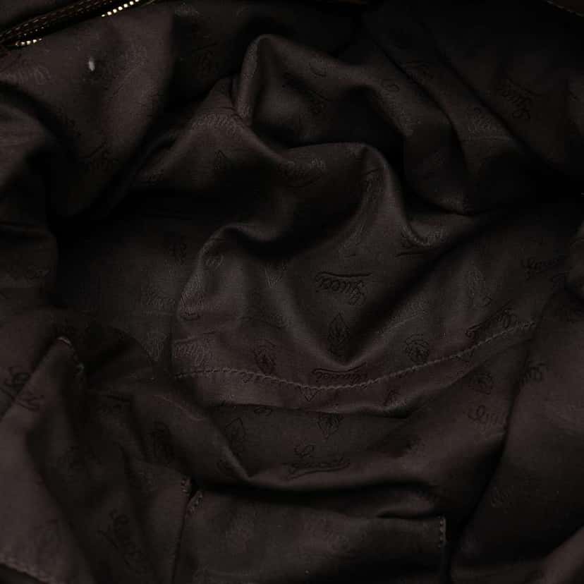 Gucci Large GG Canvas GG Charm Tote Beige Canvas Very good condition - Model View