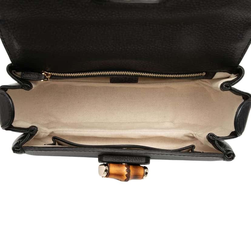 Gucci Medium Leather New Bamboo Satchel Black Leather Very good condition - Model View