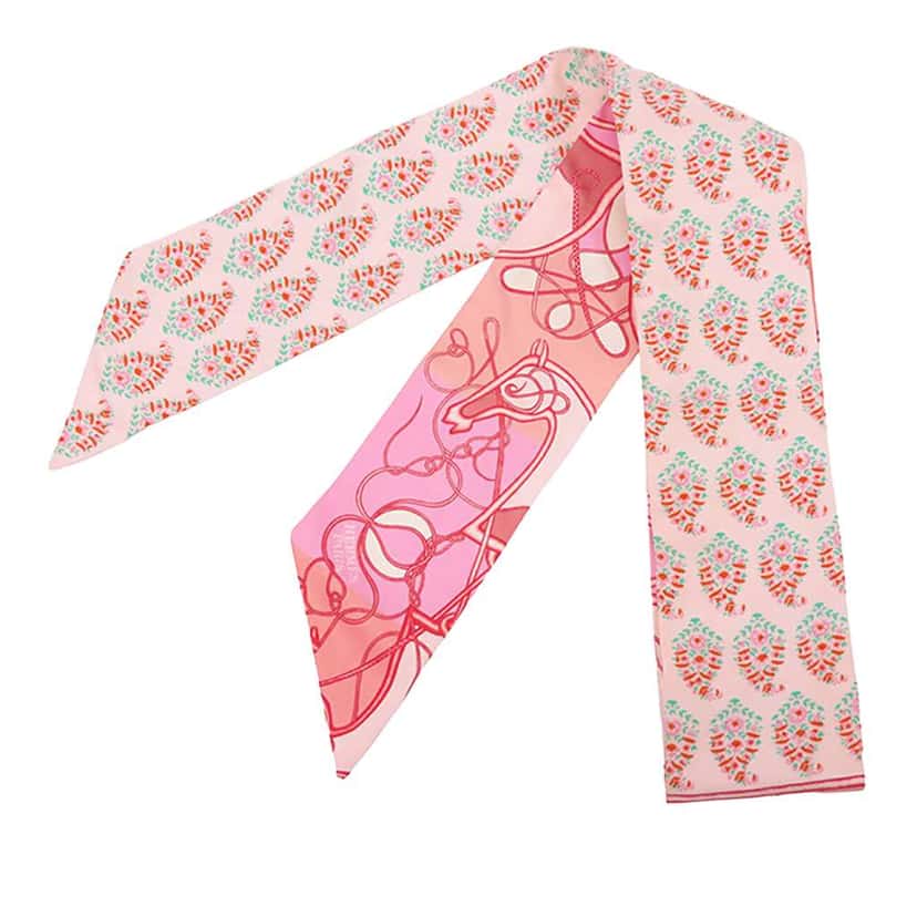 Hermès Coup de Fouet Au Bloc Silk Twilly Scarf Pink Silk Very good condition - Front View