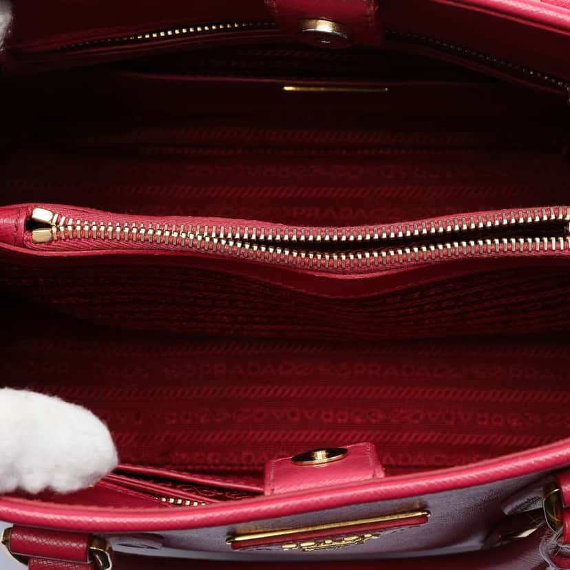 Prada Medium Saffiano Lux Open Promenade Satchel Pink Leather Very good condition - Model View