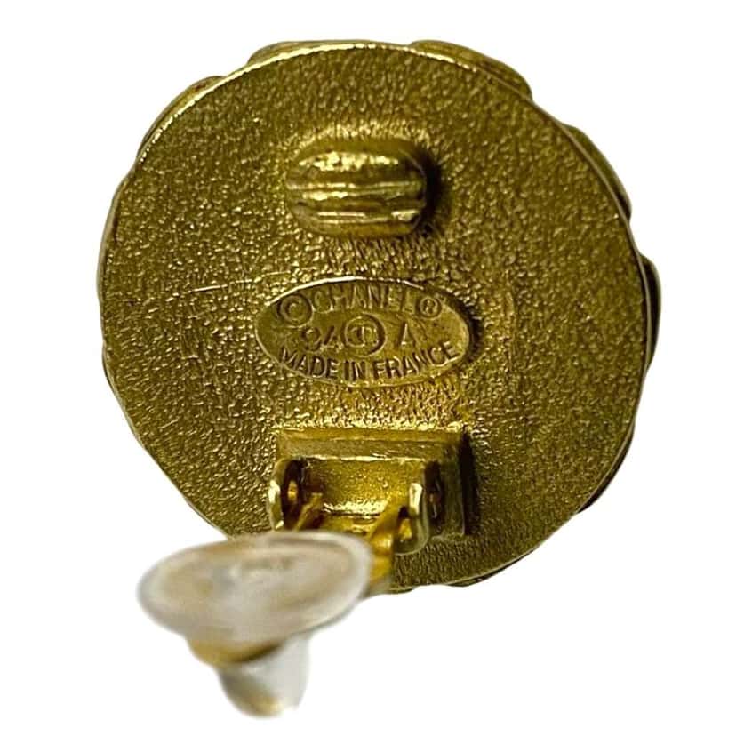 Chanel CC Gold Plated Enamel Round Clip On Earrings Gold Metal Very good condition - Model View