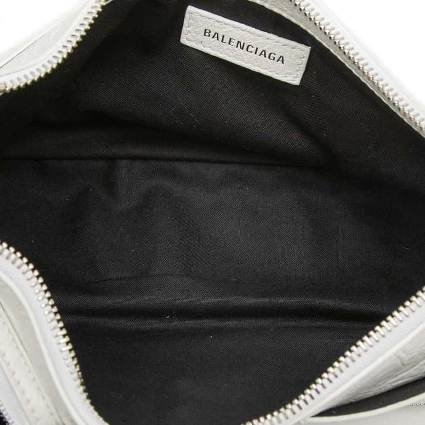 Balenciaga Small Lambskin Superbusy Sling Bag White Leather Very good condition - Model View