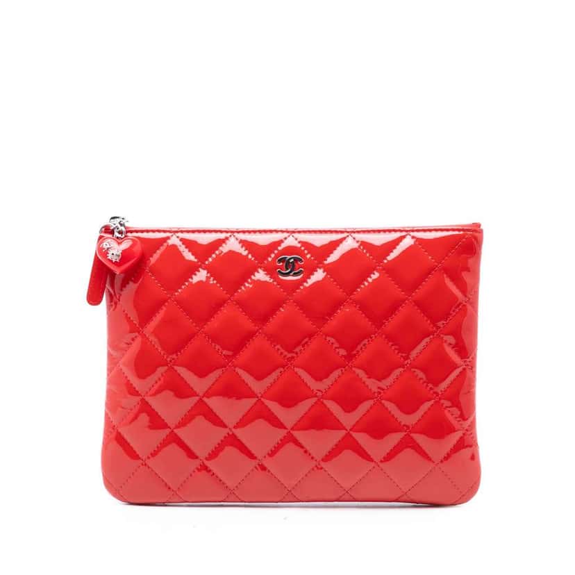 Chanel Small Quilted Patent Valentine Hearts O Case Clutch Red Leather Very good condition - Front View