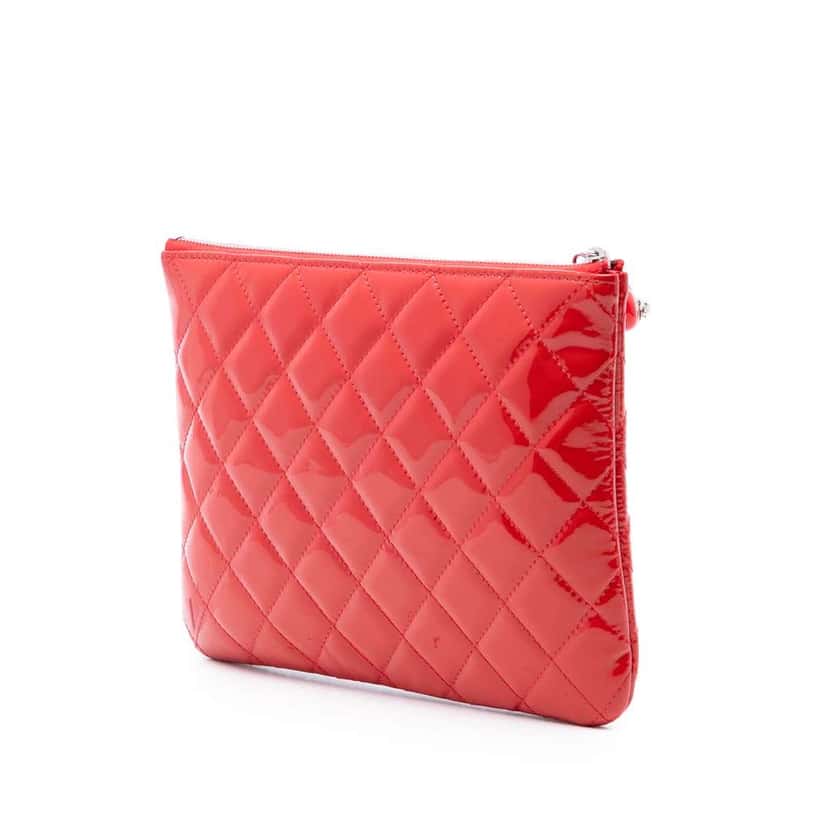 Chanel Small Quilted Patent Valentine Hearts O Case Clutch Red Leather Very good condition - Back View