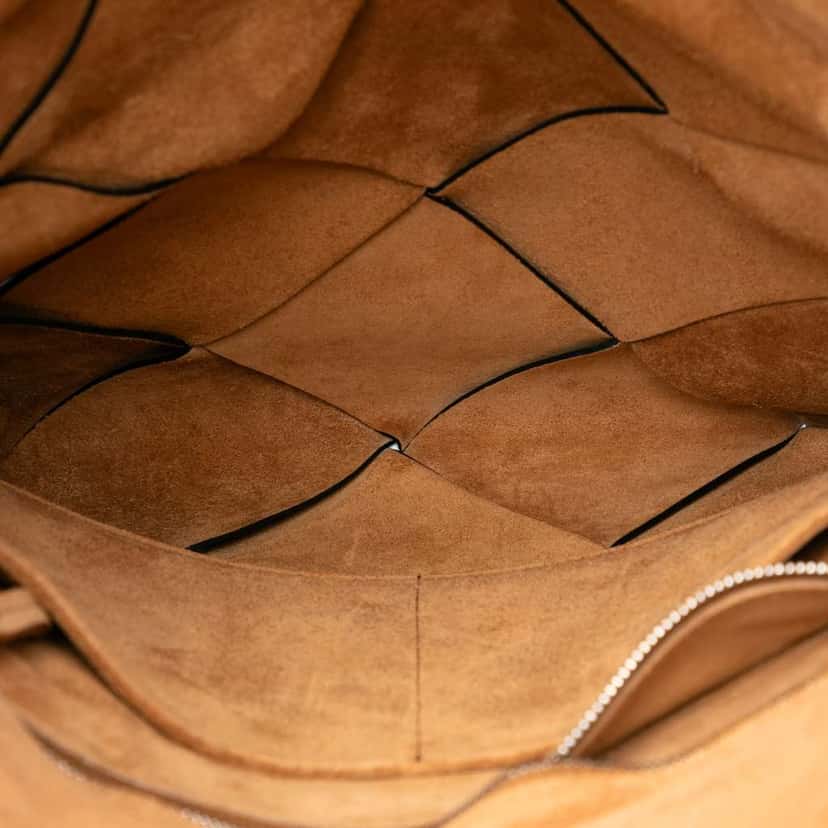 Bottega Veneta Small Leather Maxi Intrecciato Slip Tote Black Leather Very good condition - Model View