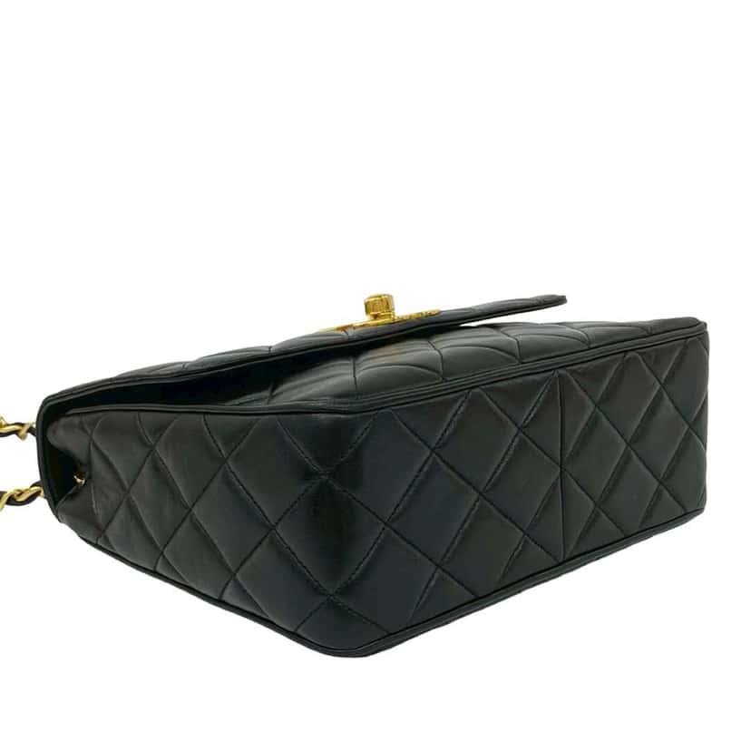 Chanel Square XL Quilted Lambskin Single Flap Black Leather Very good condition - Inside View