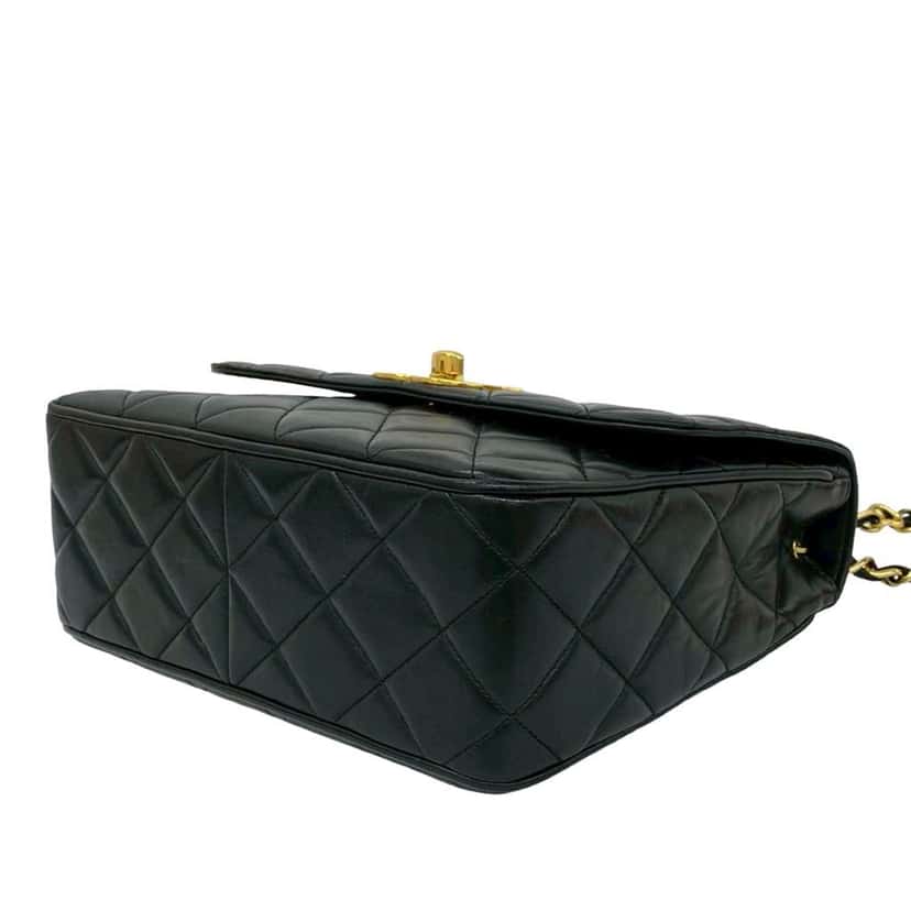 Chanel Square XL Quilted Lambskin Single Flap Black Leather Very good condition - Model View