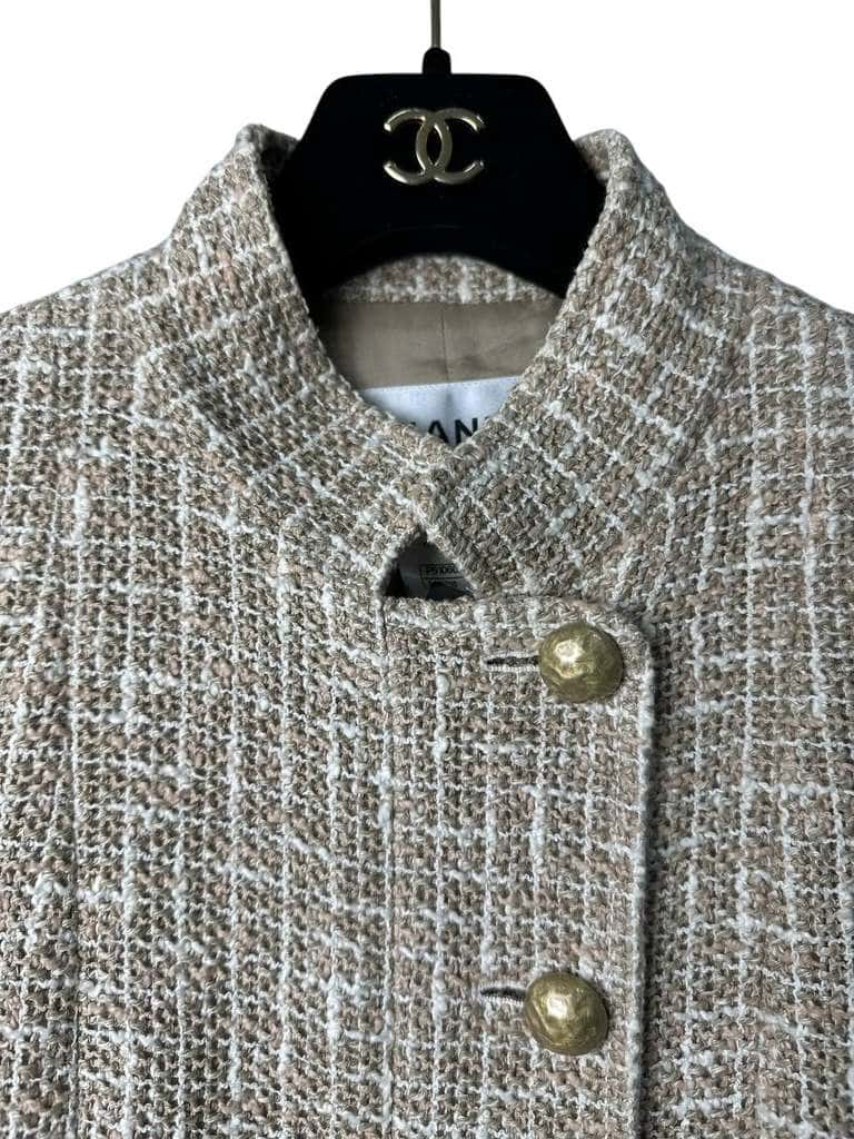 Chanel Classic Tweed Jacket with Pearl Buttons Beige Pearl Very good condition - Model View