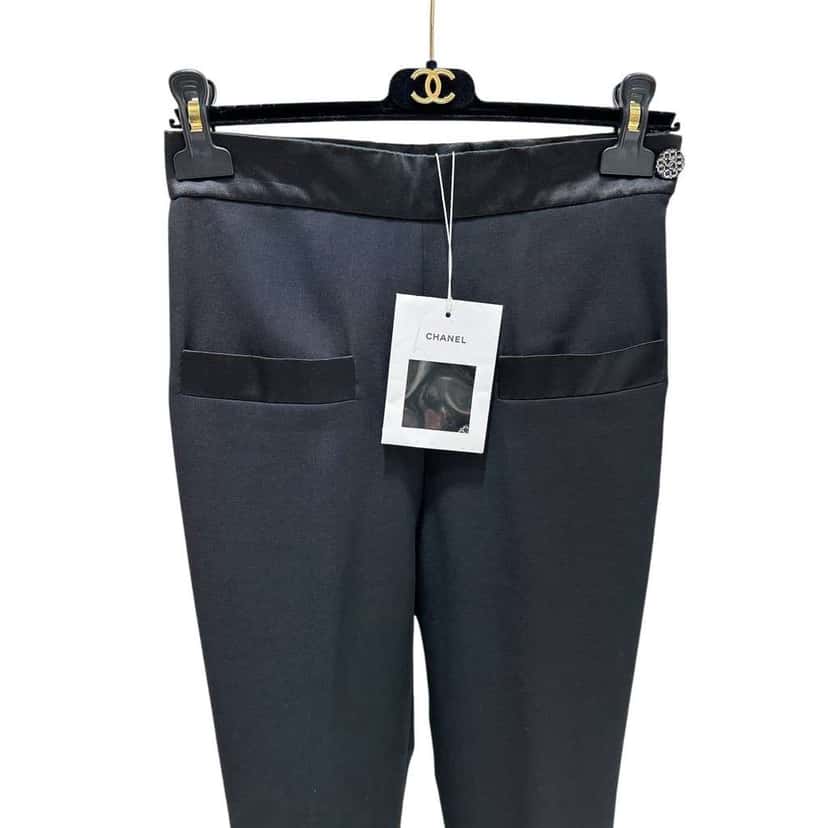 Chanel Pants Trousers Black Wool Never worn, with tag - Inside View