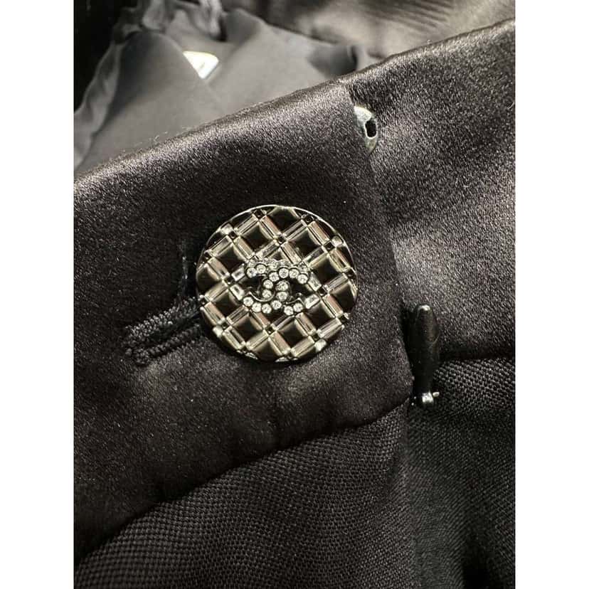 Chanel Pants Trousers Black Wool Never worn, with tag - Model View