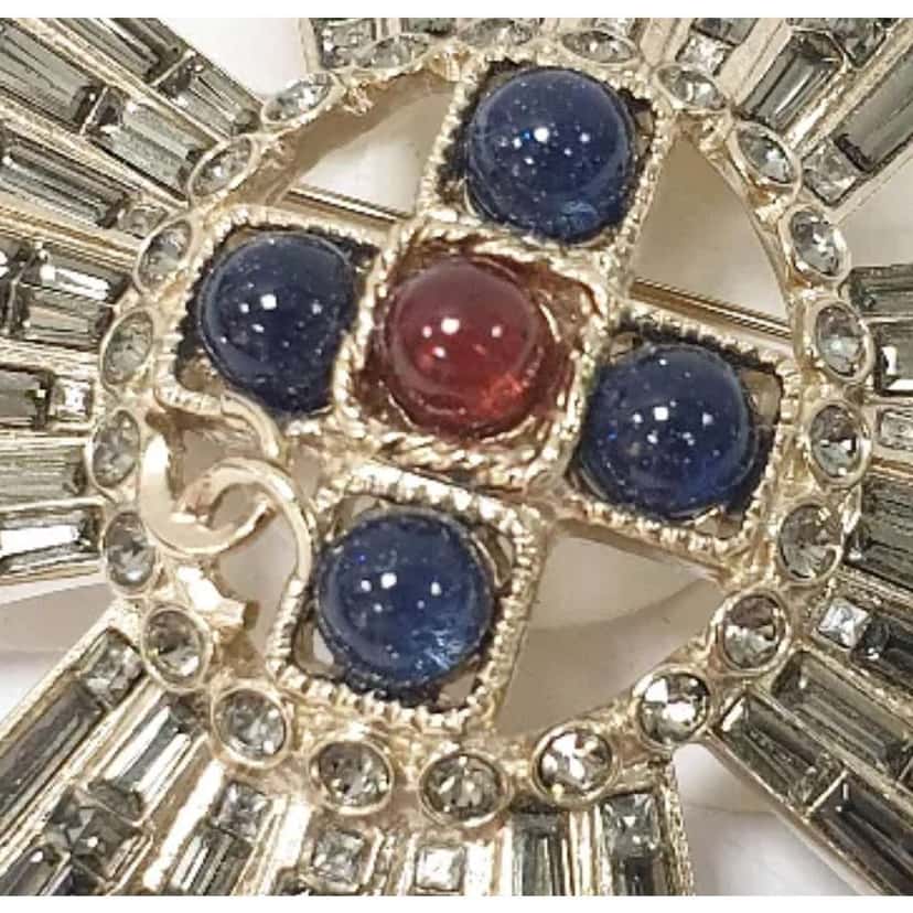 Chanel G20C Brooch Army Pin Cross Black Very good condition - Inside View