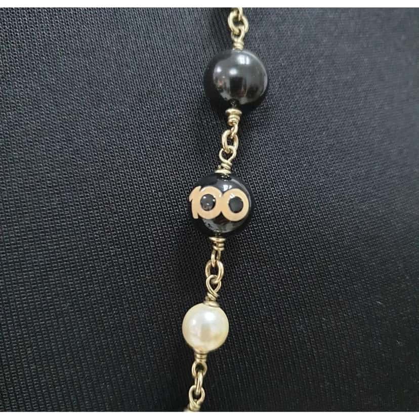 Chanel 2010 CC Necklace Gold Lace Very good condition - Box View