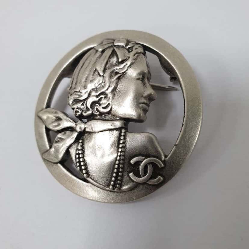 Chanel Mademoiselle Brooch Silver Very good condition - Inside View