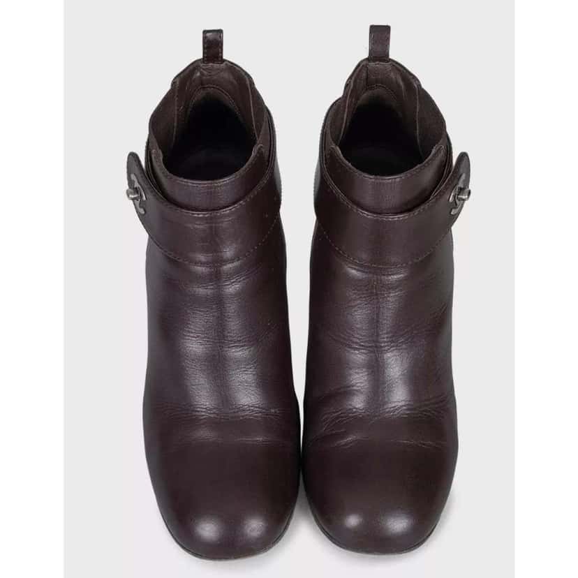 Chanel Ankle Boots, Logo Brown Leather Very good condition - Back View