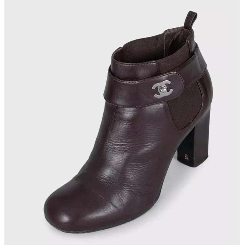 Chanel Ankle Boots, Logo Brown Leather Very good condition - Inside View