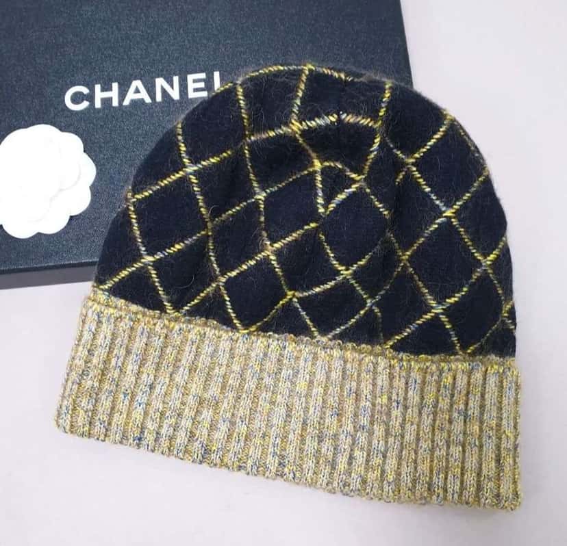 Chanel Mohair Hat Black Silk Very good condition - Back View