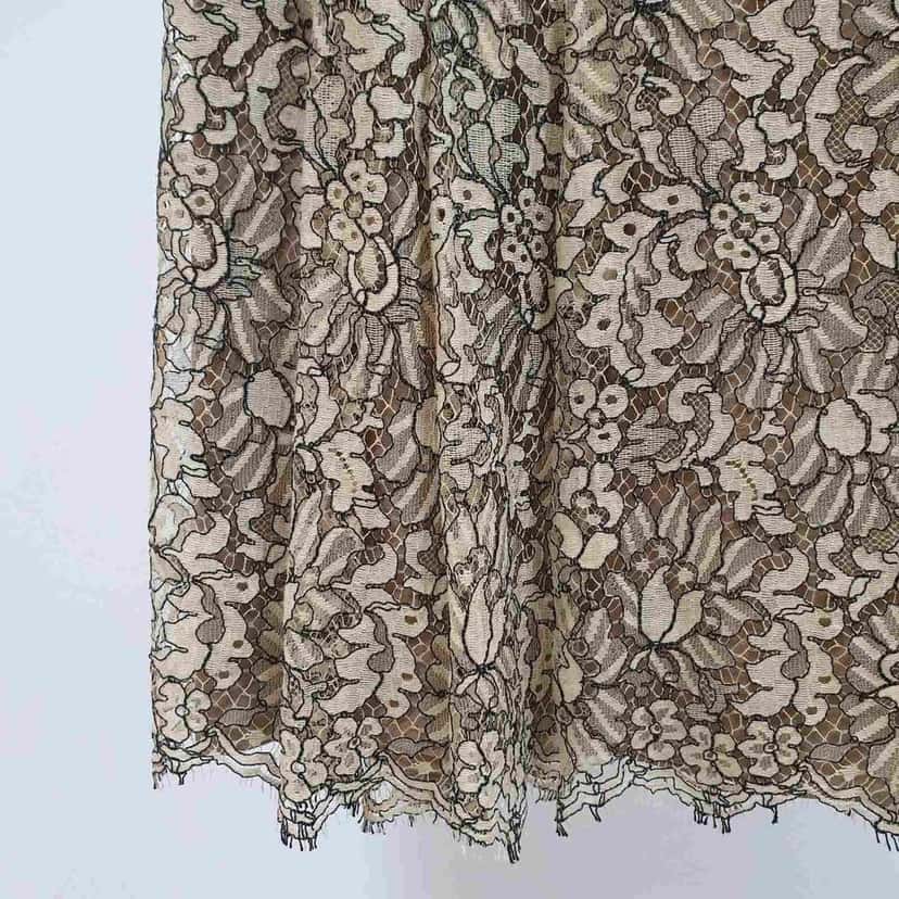 Chanel Floral Lace Skirt Beige Lace Very good condition - Inside View