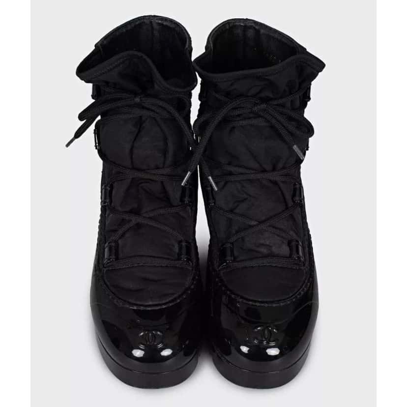 Chanel Lace Up Rubber Boots Black Lace Good condition - Back View