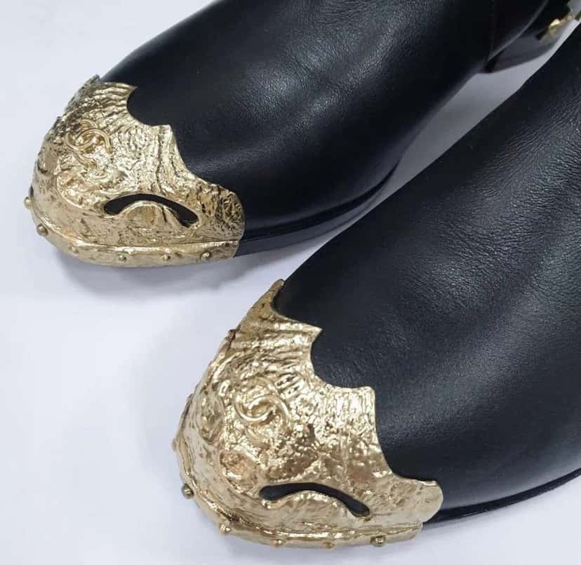 Chanel Paris Dallas Cap Toe Thigh Black Leather Very good condition - Back View