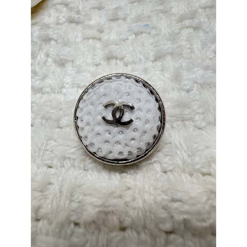 Chanel 2021 Double Breasted Blazer White Tweed Very good condition - Model View