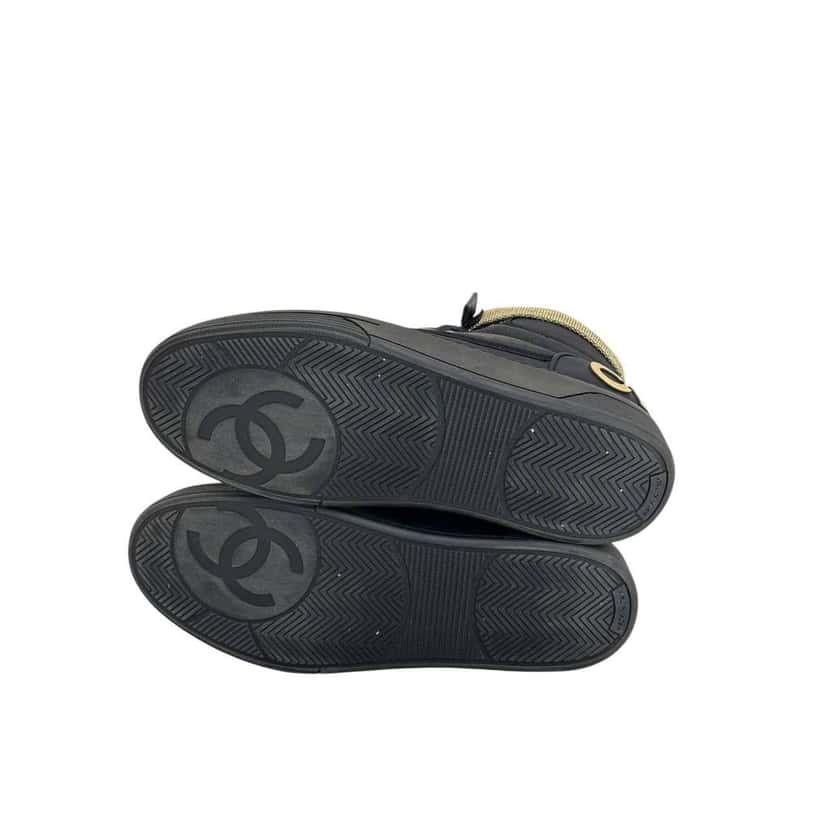 Chanel Interlocking CC Logo Sneakers Black Leather Very good condition - Box View