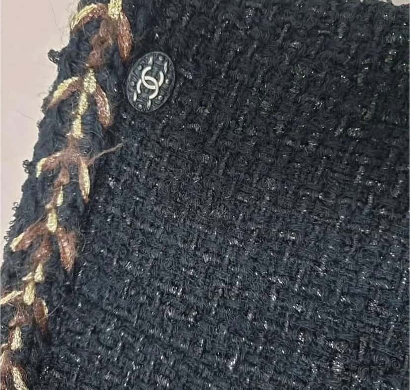 Chanel Skirt Black Tweed Very good condition - Box View
