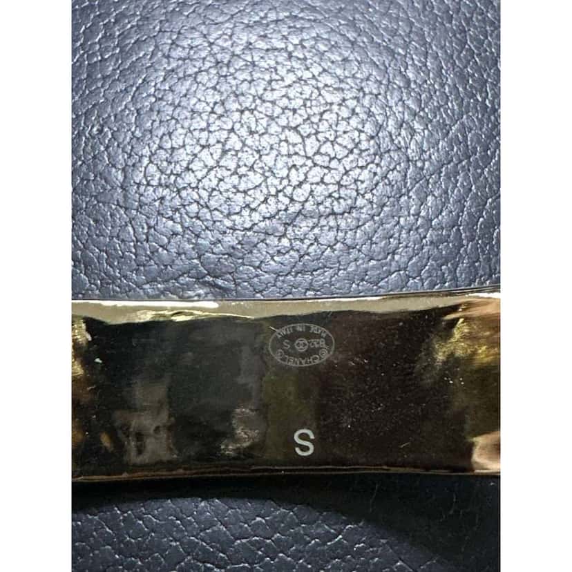 Chanel 22S Logo Cuff Bracelet Gold Very good condition - Box View
