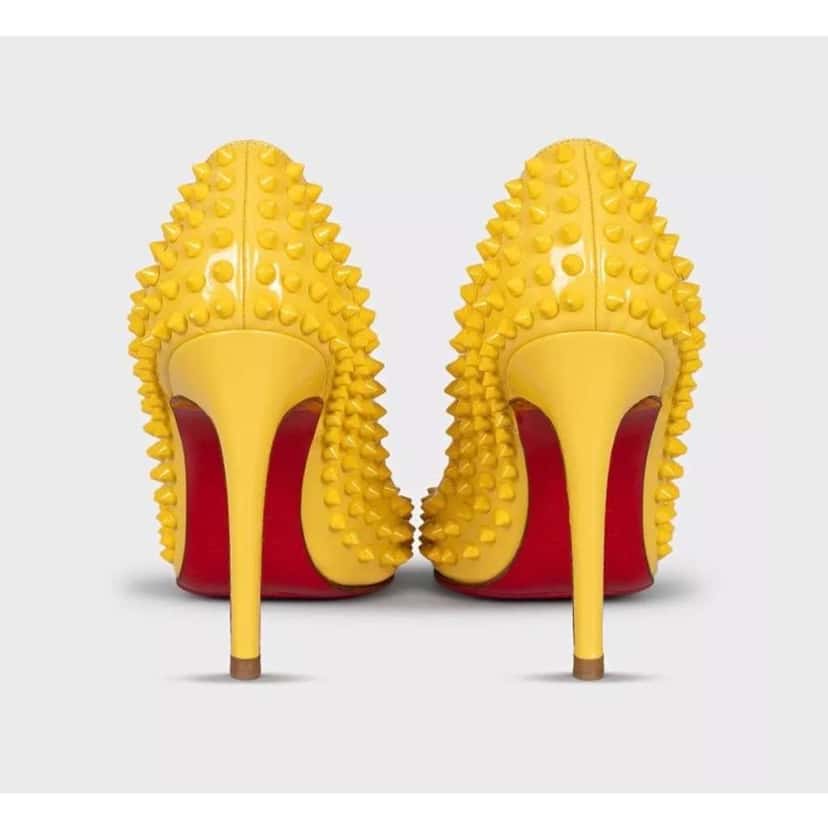 Christian Louboutin Pigalle Spike Pumps Yellow Leather Very good condition - Model View