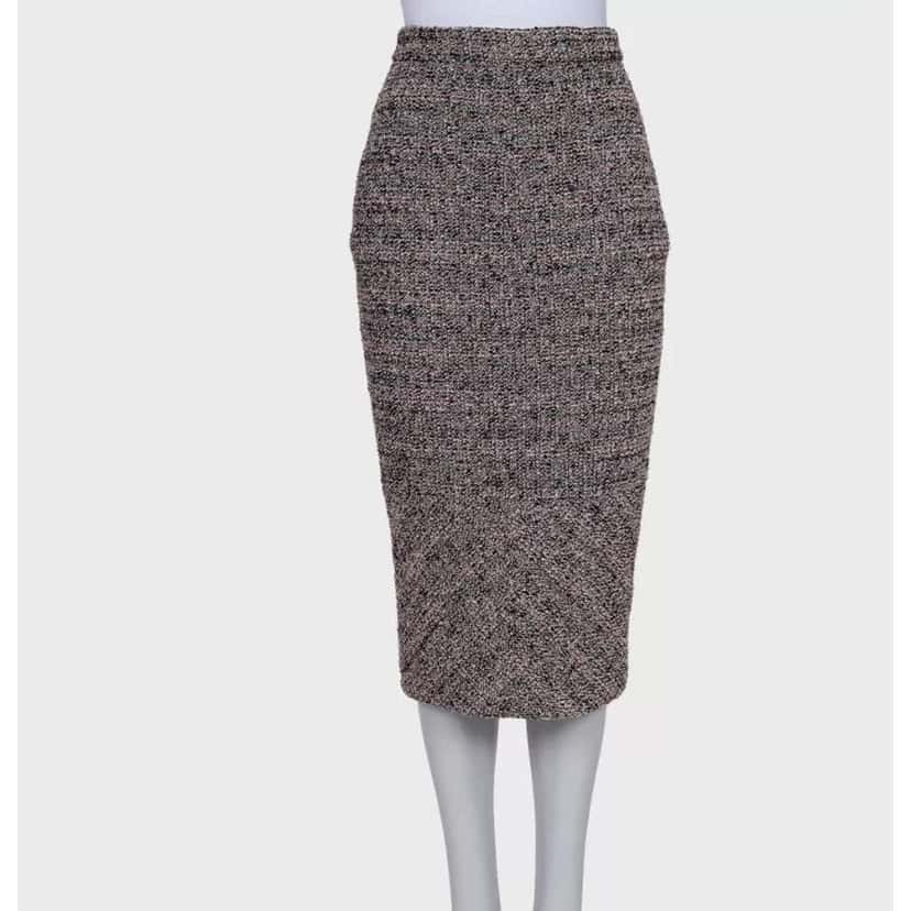 Chanel 2016 Bouclé Skirt Jacket Suit Black Very good condition - Model View