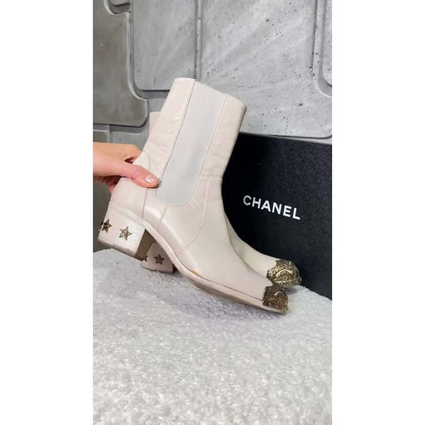 Chanel Paris Dallas Ankle Boots Beige Leather Very good condition - Back View