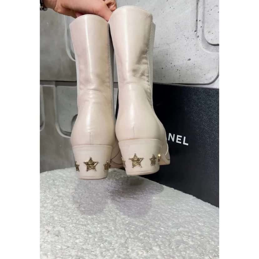 Chanel Paris Dallas Ankle Boots Beige Leather Very good condition - Box View