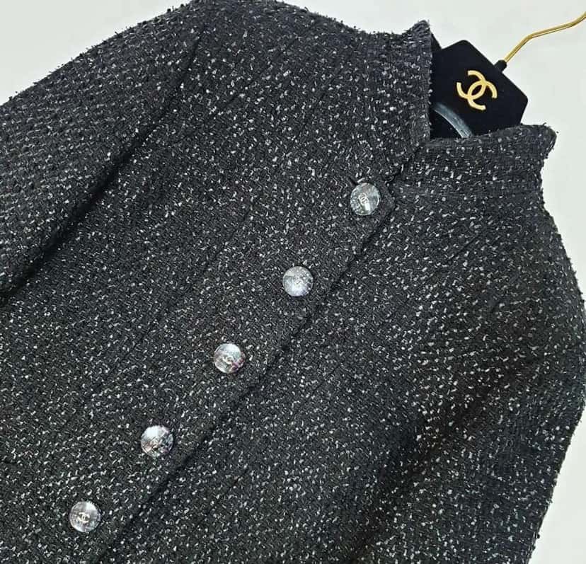 Chanel 19P METALLIC CC LOGO BUTTON Black Cotton Very good condition - Inside View