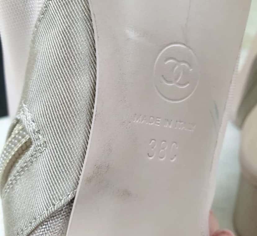 Chanel Mesh and Grosgrain Flower Cap Pink Leather Very good condition - Model View