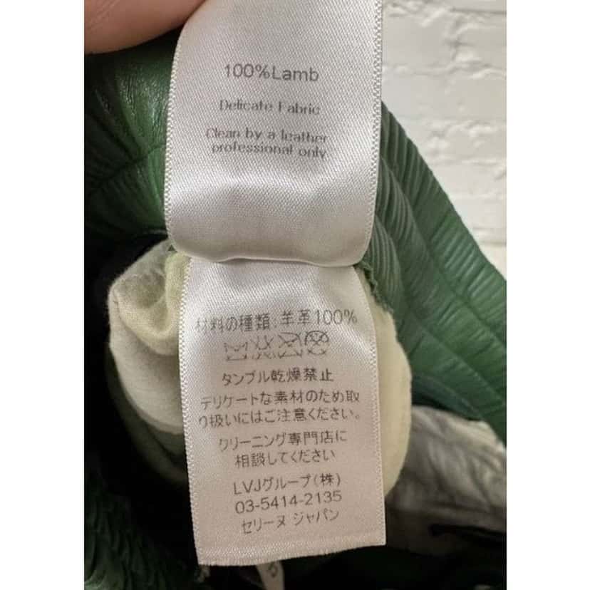 Celine Shorts Green Leather Very good condition - Box View