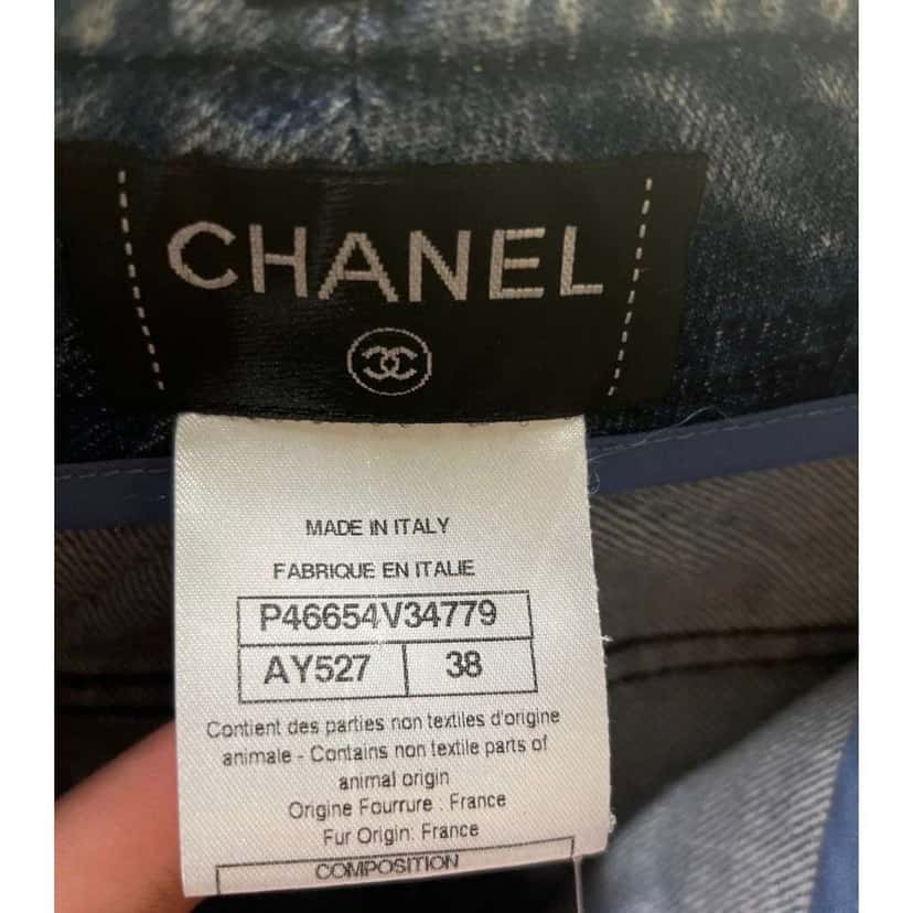 Chanel Light Straight Trim Jeans Blue Leather Very good condition - Box View