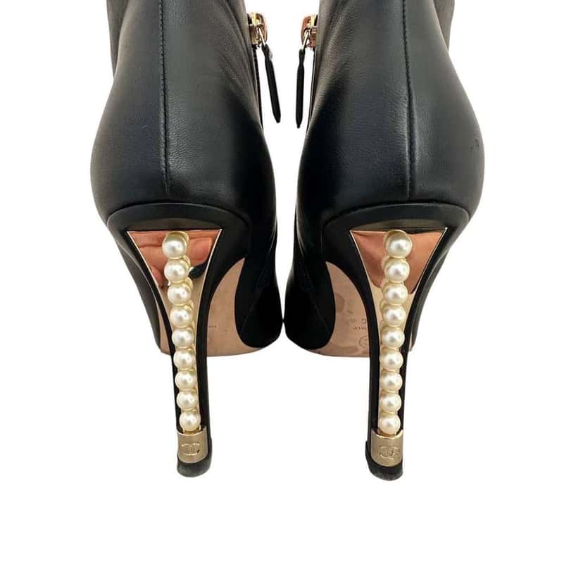 Chanel Heel Ankle Boots Black Leather Very good condition - Box View