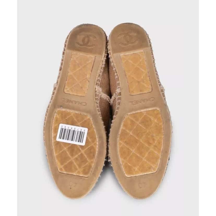 Chanel Espadrilles with Signature Logo Black Leather Very good condition - Box View